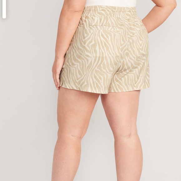 NWT OLD NAVY High-Waisted StretchTech Pocket Shorts f-- 4-inch inseam Zebra - Picture 5 of 8
